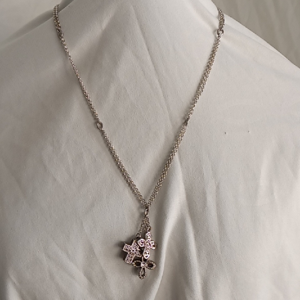 Elegant Silver Pendant Necklace